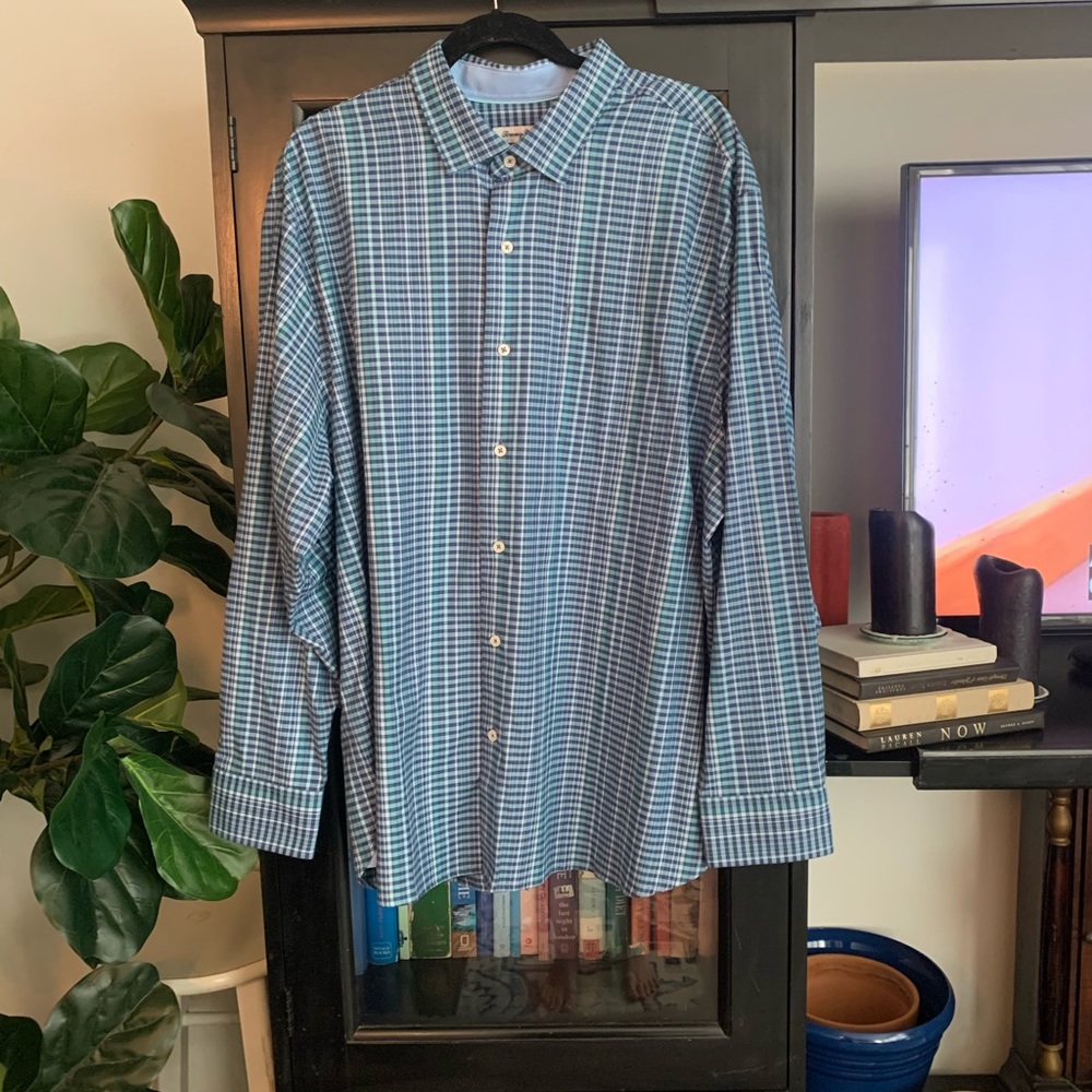 Tommy Bahama Button Down